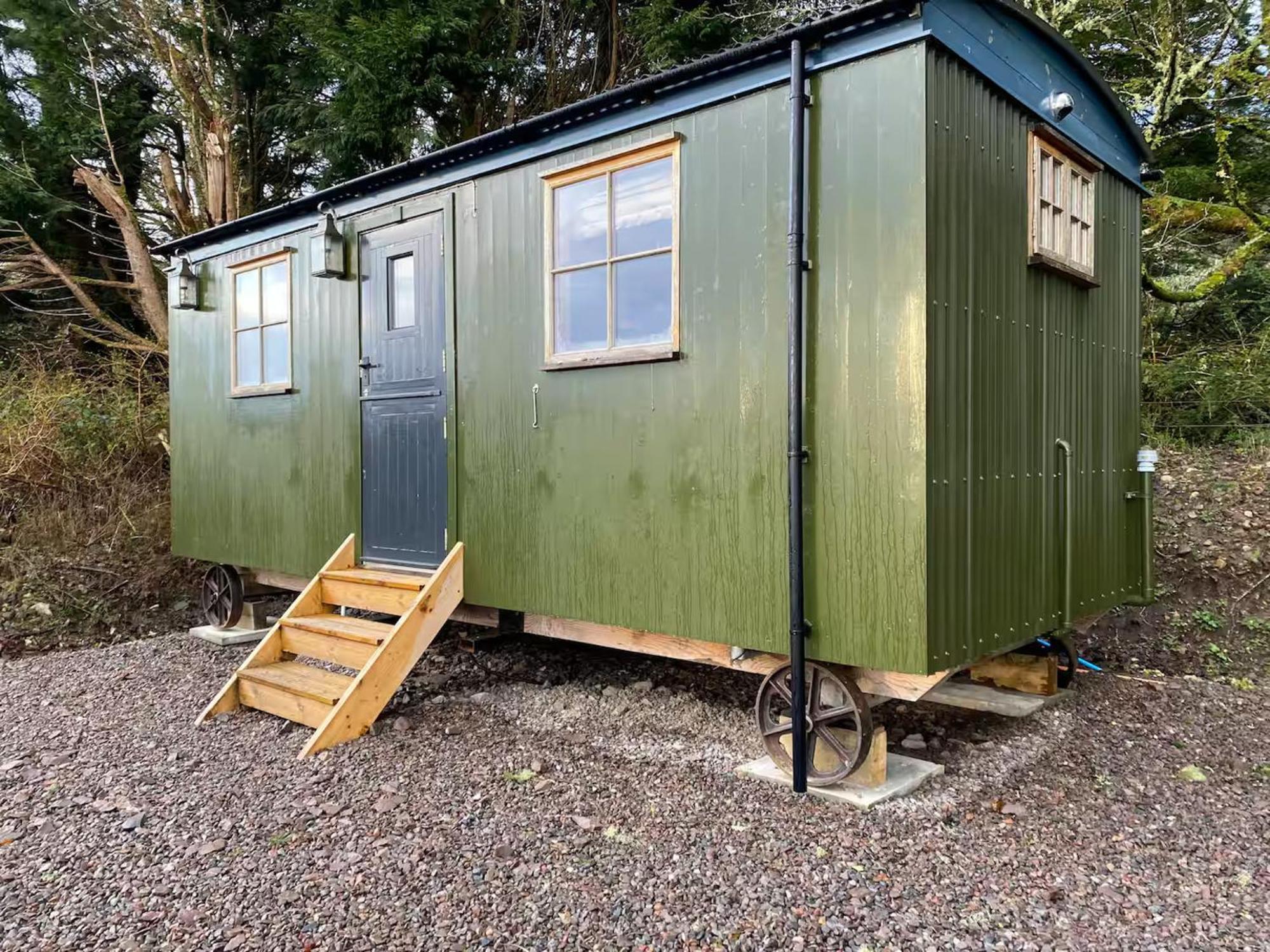 Corry Lodge Estate - Sheperds Huts Or Container Stays With Sea View Бродфорд Экстерьер фото