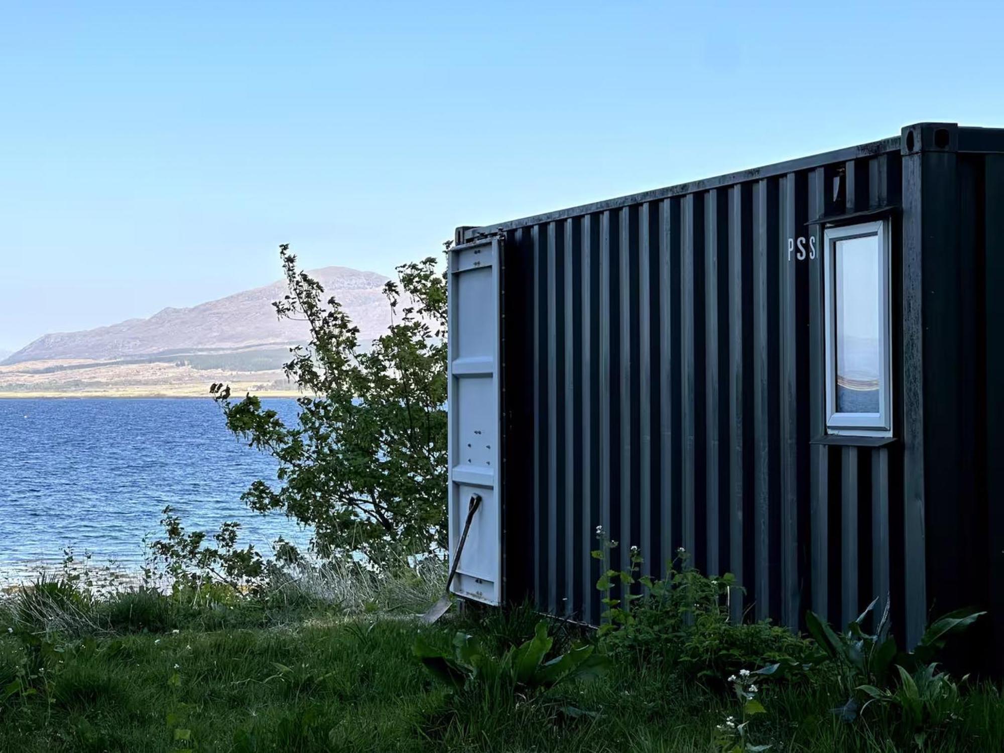 Corry Lodge Estate - Sheperds Huts Or Container Stays With Sea View Бродфорд Экстерьер фото